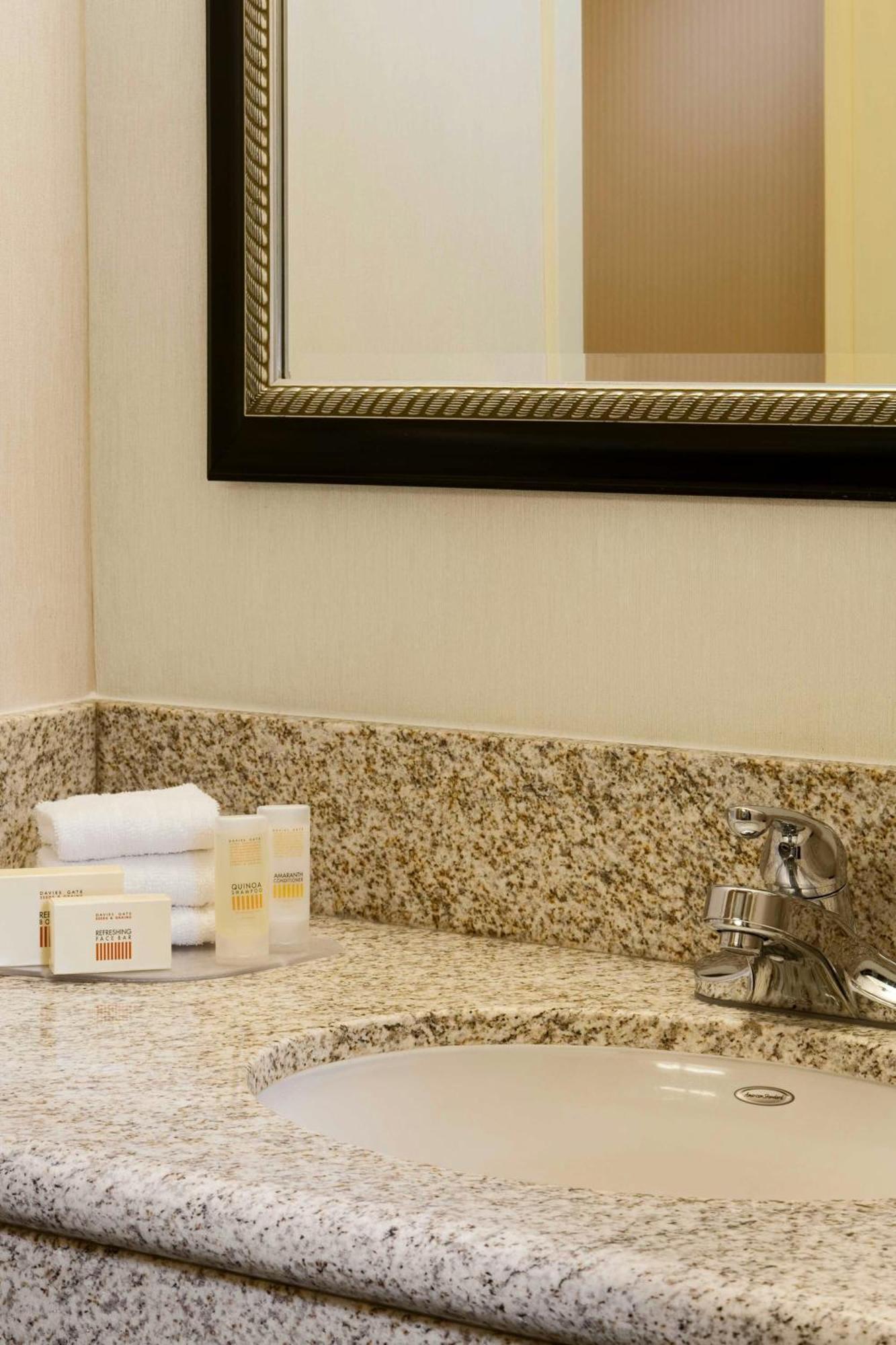 Hotel Courtyard By Marriott Houston Hobby Airport Exterior foto