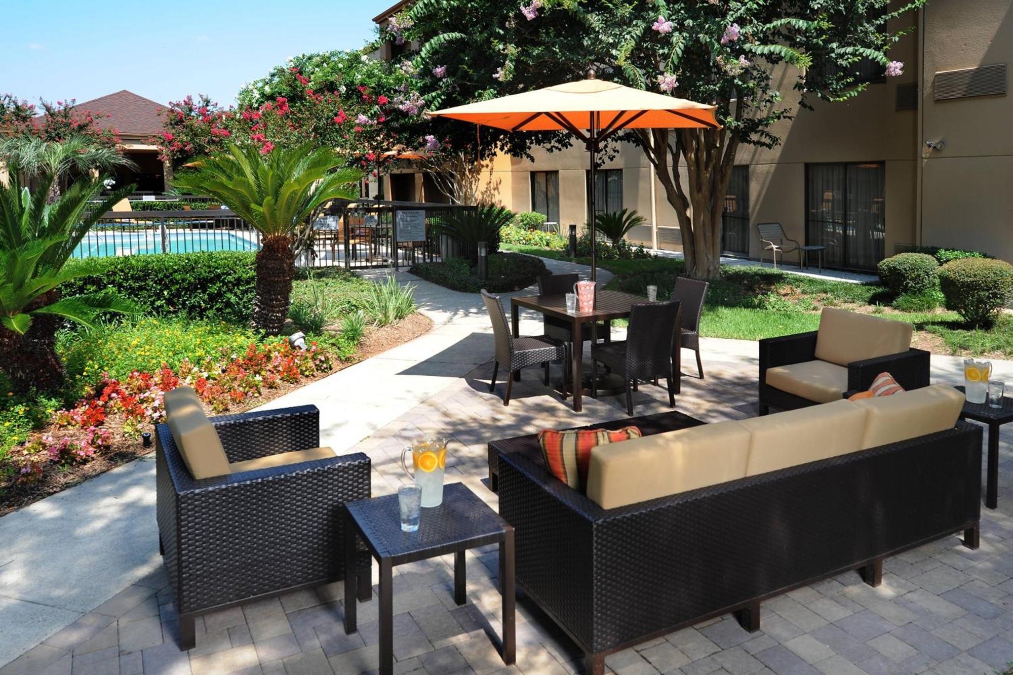 Hotel Courtyard By Marriott Houston Hobby Airport Facilidades foto