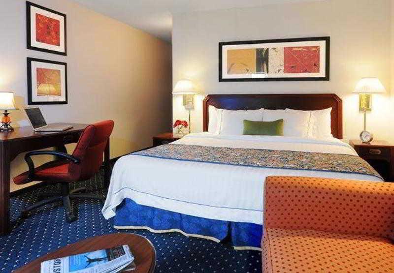 Hotel Courtyard By Marriott Houston Hobby Airport Habitación foto