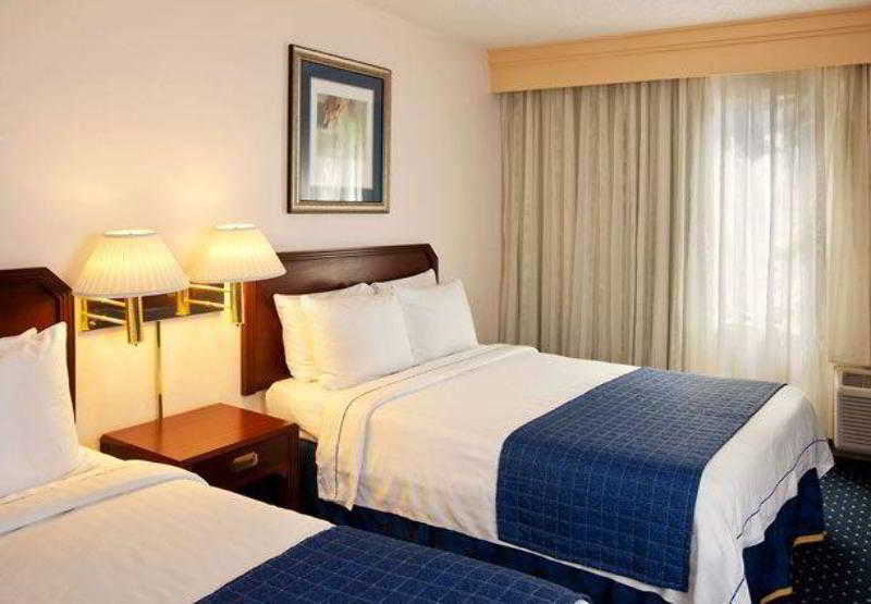 Hotel Courtyard By Marriott Houston Hobby Airport Exterior foto
